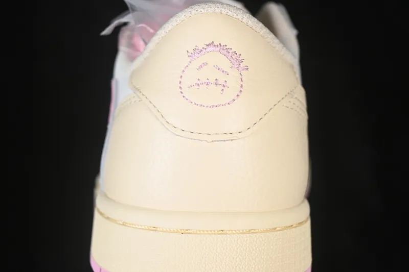 All Categories Air Jordan Jordan series basketball shoes Air Jordan 1 Low LJR version Travis Scott x Air Jordan 1 Low OG AJ1 Joe 1 joint undercut IQ7604-100